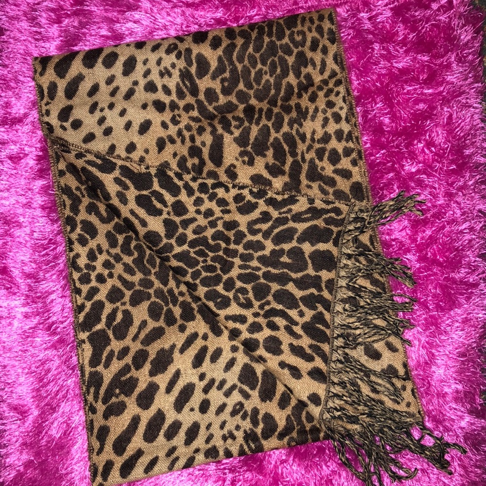 Cheetah Print Scarf ✨
